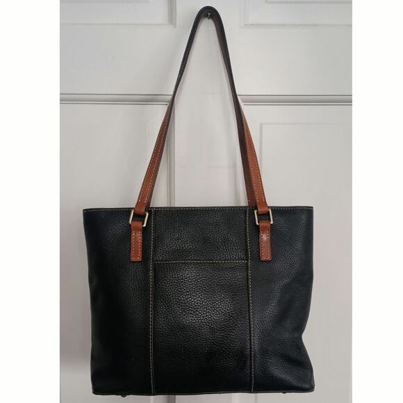 Dooney & Bourke Pebble collection Lexington black medium sized purse. Regency - Picture 2 of 12